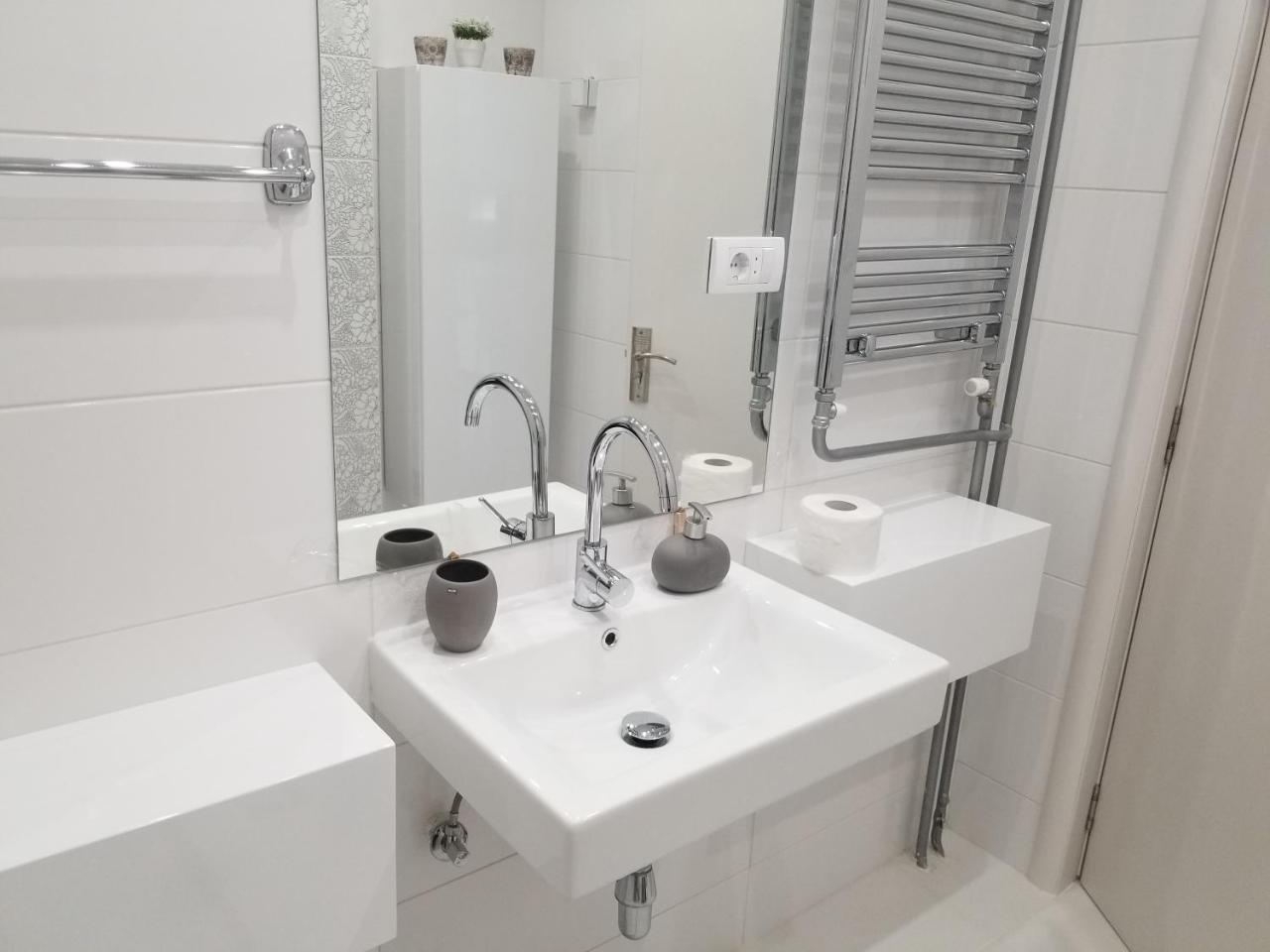 Studio Angel Stan Na Dan Novi Sad Luaran gambar