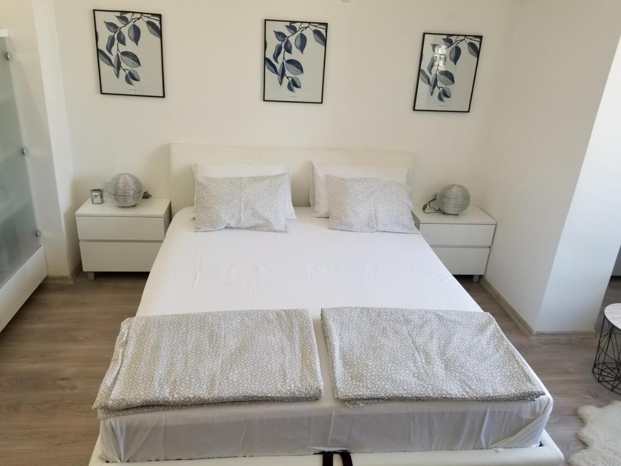 Studio Angel Stan Na Dan Novi Sad Luaran gambar